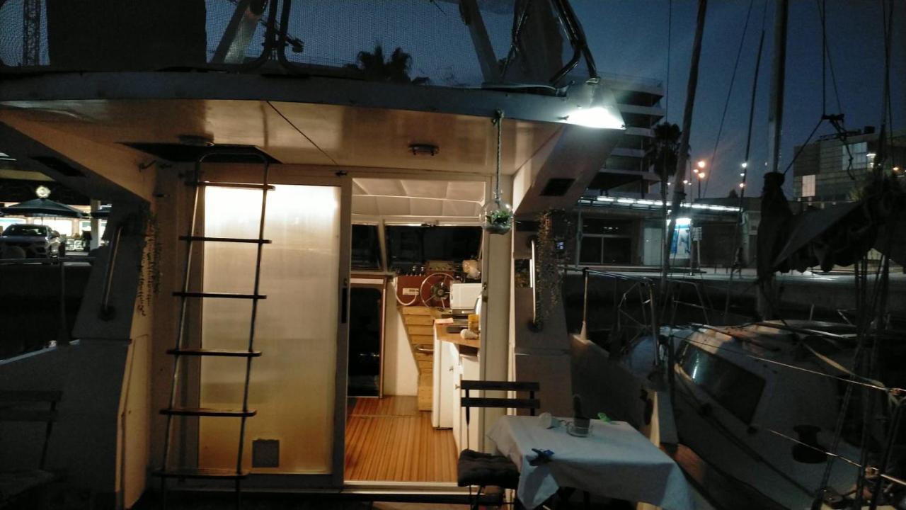 Hotel Barco Lucky Sant Adria de Besos Exterior foto