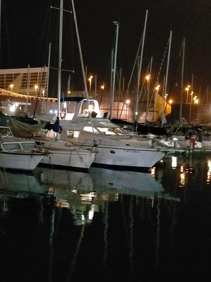 Hotel Barco Lucky Sant Adria de Besos Exterior foto